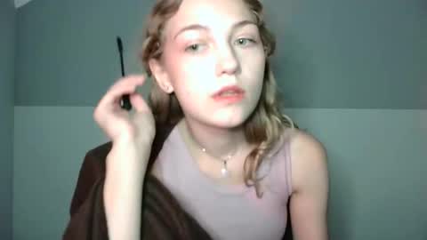 Snapshot of lily_tayberry chatting on September 11, 3:23 pm small lily online show from September 11, 3:23 pm