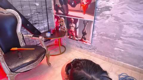 Snapshot of lily_walker chatting on October 19, 1:46 pm Lily online show from October 19, 1:46 pm