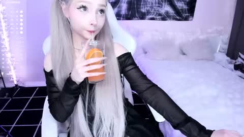 Lily online show from June 10, 10:08 pm