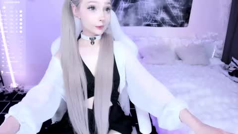 Lily online show from June 9, 9:58 pm