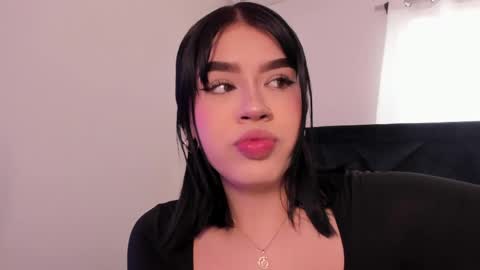 LilyWoodz online show from March 16, 7:18 pm