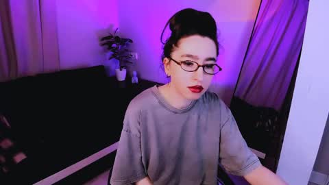 LILY online show from May 1, 8:17 am