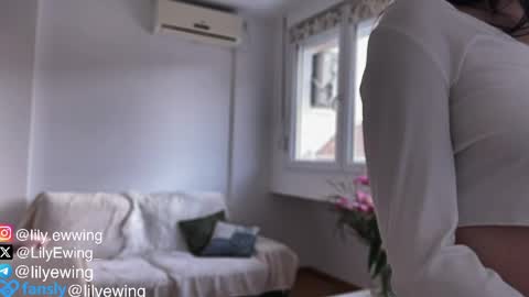 Lily   online show from May 4, 3:27 pm