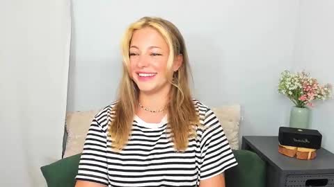 Lily online show from May 30, 4:21 am