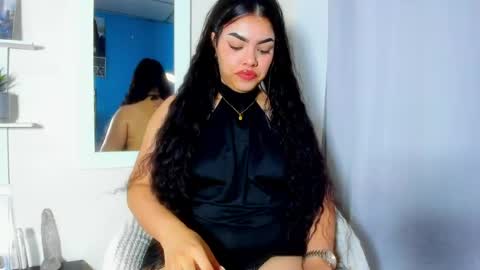 lilyscott1 online show from May 7, 12:48 am