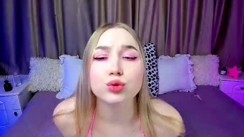 Snapshot of lilystarlight chatting on October 21, 5:11 am Lilian online show from October 21, 5:11 am