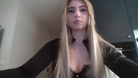 Lily online show from March 6, 7:42 pm