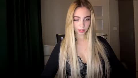 Lily online show from May 6, 6:23 pm