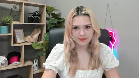 Lily online show from July 27, 6:32 am