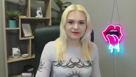Lily online show from April 30, 7:02 am