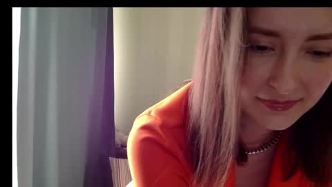 Snapshot of lilyxsky chatting on February 26, 12:27 pm LilyXSky online show from February 26, 12:27 pm