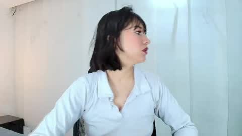 Snapshot of lina_bedoya chatting on October 4, 12:00 pm Lina Bedoya online show from October 4, 12:00 pm