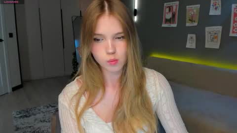 Lina online show from March 10, 1:48 pm