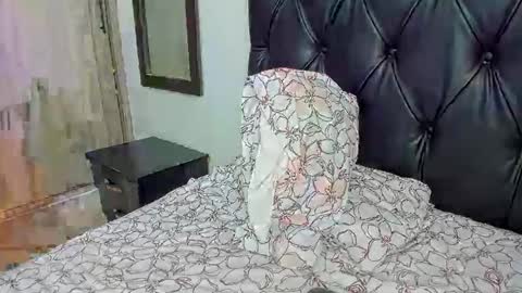Snapshot of lina_morgan9 chatting on January 14, 5:12 pm lina online show from January 14, 5:12 pm
