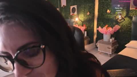 Snapshot of linagh chatting on September 12, 12:12 pm Lina online show from September 12, 12:12 pm