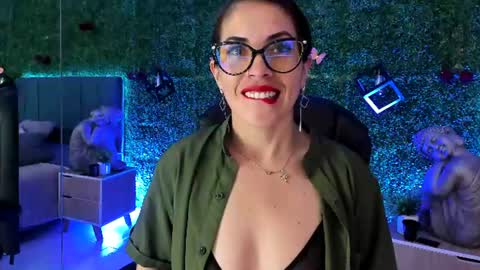 Lina  online show from July 18, 11:57 am