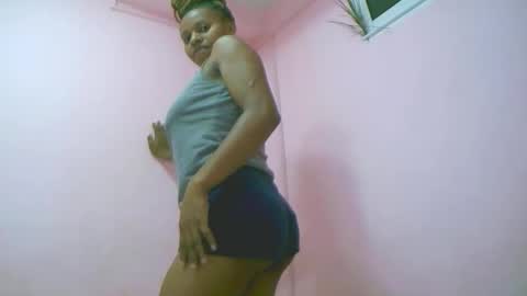 linah1123 online show from May 1, 12:58 am
