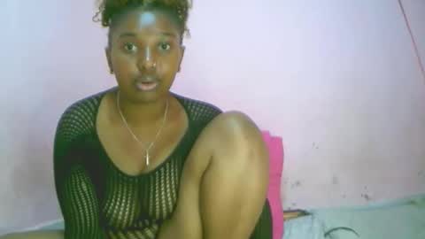 Snapshot of linah1123 chatting on October 18, 10:40 am linah1123 online show from October 18, 10:40 am