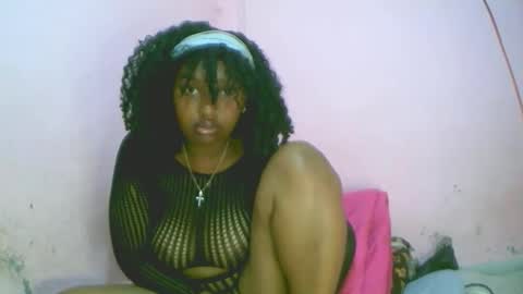 Snapshot of linah1123 chatting on October 9, 6:39 am linah1123 online show from October 9, 6:39 am