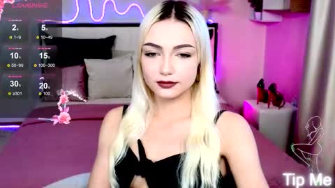 Snapshot of linalirian chatting on September 9, 2:28 pm I am Lina online show from September 9, 2:28 pm