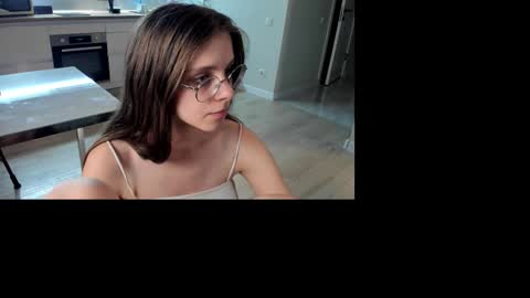 Snapshot of linashy_ chatting on September 26, 9:18 am Lina online show from September 26, 9:18 am