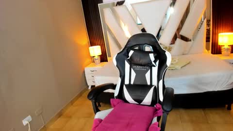  Linda  online show from January 13, 6:56 pm