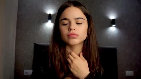 Linda online show from October 27, 1:28 pm