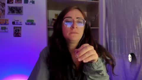 Giggles  online show from July 1, 12:32 am