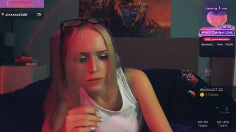 Linda online show from February 15, 5:07 pm