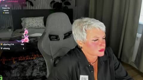 Linda Zefir online show from May 6, 1:42 am