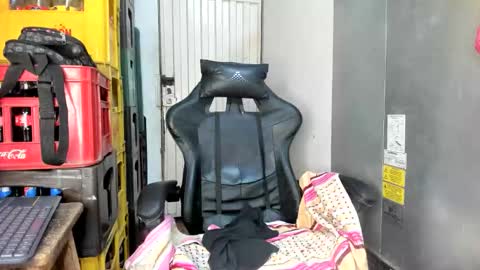 Linda online show from September 22, 4:11 am