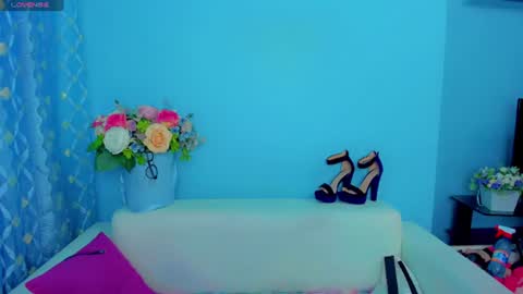 Linda online show from June 15, 3:51 am