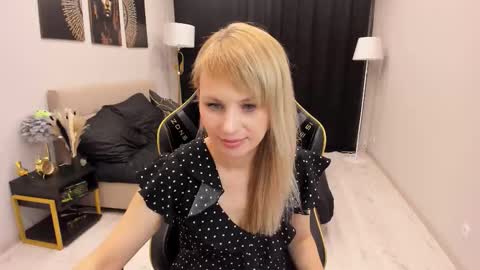 Snapshot of lindasandy chatting on September 22, 6:01 am lindasandy online show from September 22, 6:01 am