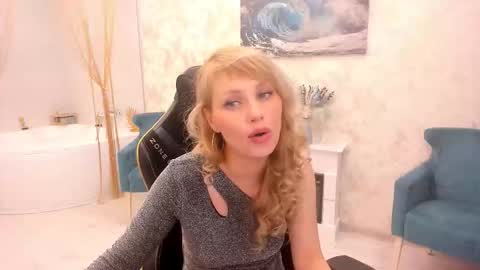 Snapshot of lindasandy chatting on September 16, 8:11 am lindasandy online show from September 16, 8:11 am
