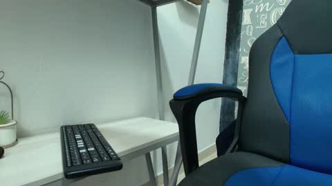  Lindsey  online show from January 7, 5:49 pm