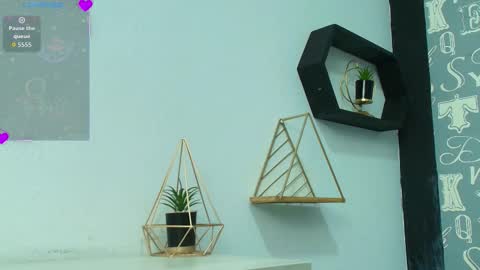  Lindsey  online show from November 16, 12:38 pm