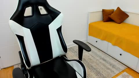 Tina online show from May 8, 6:54 pm