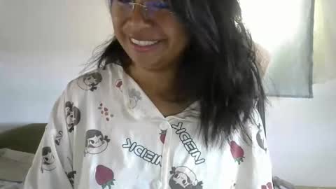 liora online show from May 1, 4:05 am