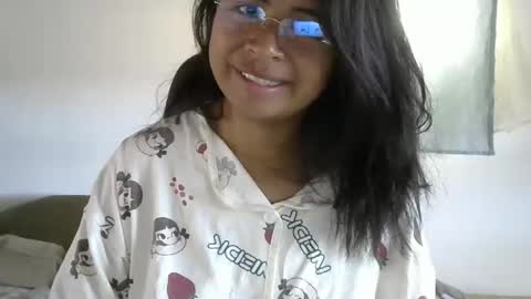 Liora selenex online show from May 1, 4:05 am