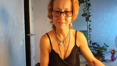Liora Weiss online show from July 30, 9:21 am