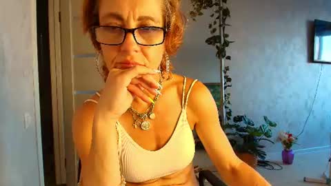 Liora Weiss online show from July 28, 3:21 pm
