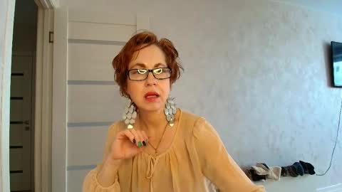 Liora Weiss online show from April 28, 10:19 am