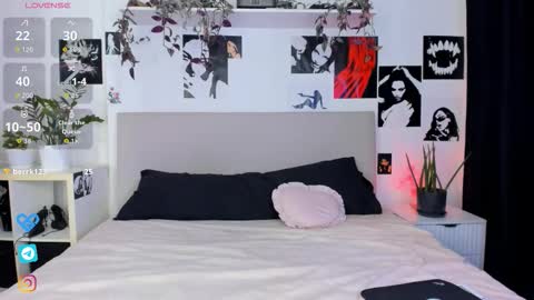 lisa_moons online show from October 18, 5:37 pm