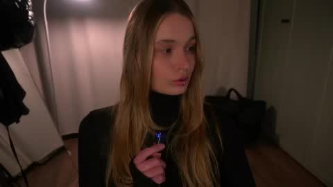 Elisabeth or Lisa online show from May 3, 8:01 pm