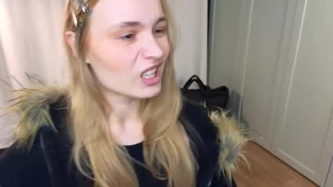 Elisabeth or Lisa online show from February 20, 8:20 pm