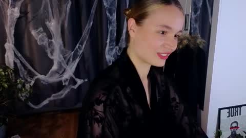 Elisabeth or Lisa online show from October 30, 8:43 pm