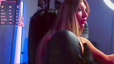 Lisa online show from March 4, 6:36 pm