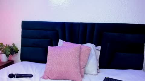 lisa white  online show from July 27, 9:34 pm