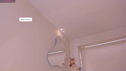 Lisa  Flowers online show from June 29, 10:37 am