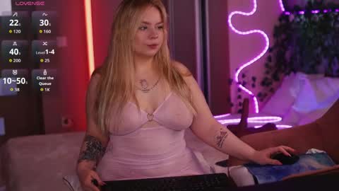 Lisa online show from April 25, 9:34 am